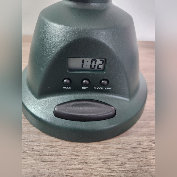 Vintage 1999 12” Coleman Deluxe Camping Table Lantern Clock & Alarm 5372-700 - Picture 3 of 10